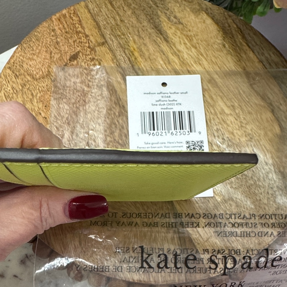Kate Spade Lime Green Saffiano Leather Card Holder NWT - Picture 5 of 7